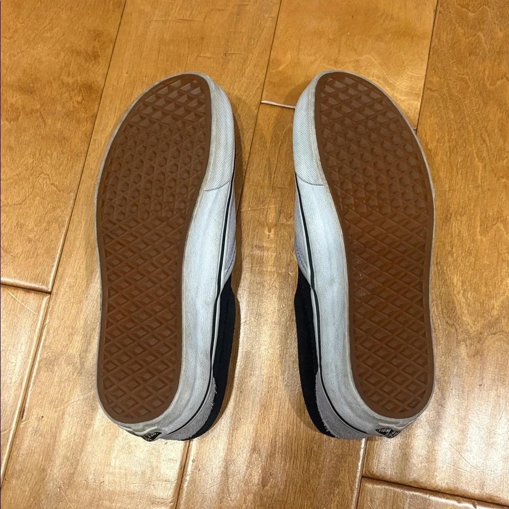 Vans low top slip on shoes - Picture 7 of 8